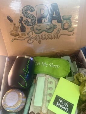 Personalized spa squad  Women’s Bath & Body Gift Set - Green